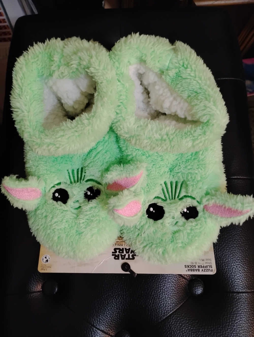 FUZZY BABBA Plush Green Slipper Socks Star Wars THE MANDALORIAN DISNEY M/L 8-10